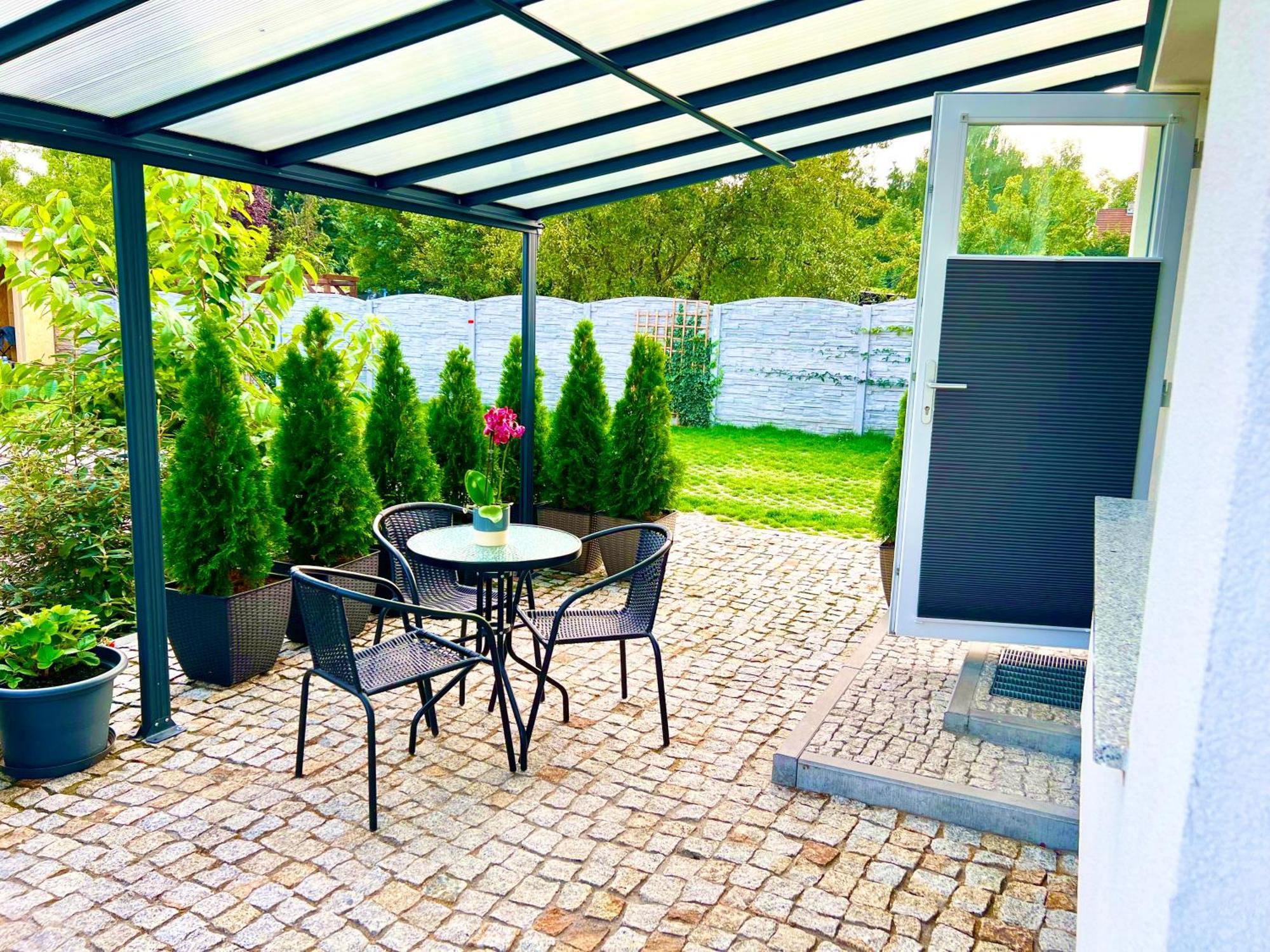 North Nest Luxury Suites - Quiet Garden Apartments - Family Friendly - Free Parking — Photos 2